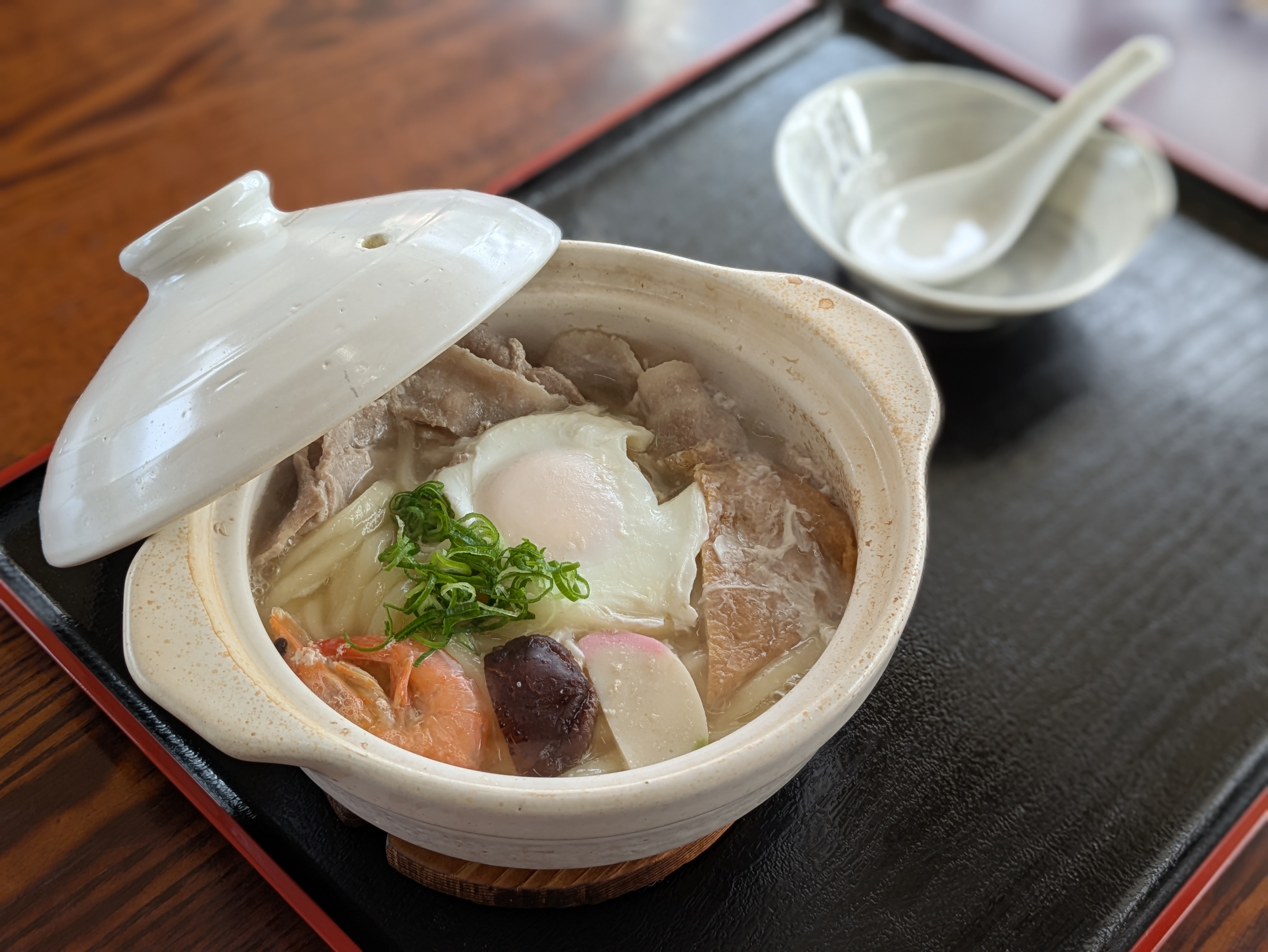 豚)鍋焼きうどん